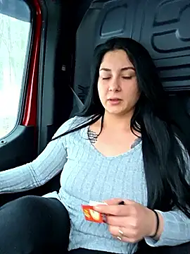 Snapshot of SaraViss20 chatting on January 2026 06:29:02 AM SaraViss20 online show from January 2026 06:29:02 AM