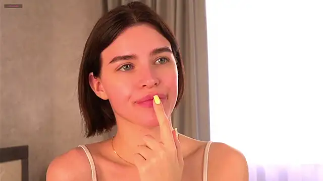 EleneButton online show from March 2026 01:18:01 AM