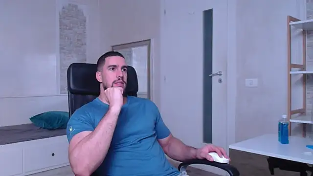 IvanHydee online show from September 2025 04:36:01 AM