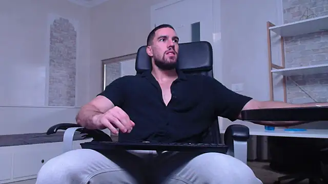 IvanHydee online show from September 2025 04:47:01 AM