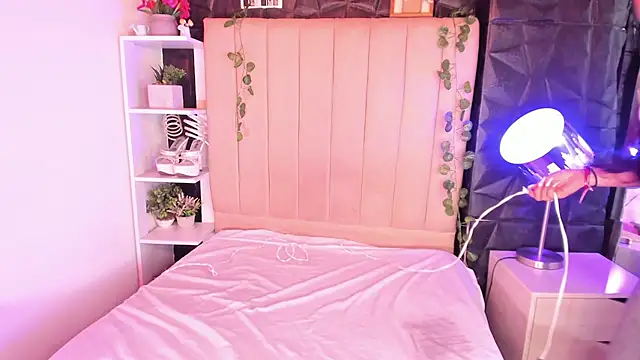 Bonnali lune online show from February 2026 07:52:02 PM