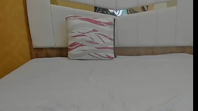 MimiXo99 online show from October 2025 09:05:02 PM