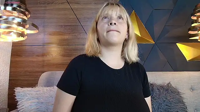 Snapshot of ly_lulu chatting on February 2026 11:14:02 AM ly lulu online show from February 2026 11:14:02 AM