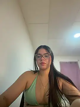 Snapshot of Valentina2390 chatting on July 2026 03:00:02 AM Valentina2390 online show from July 2026 03:00:02 AM