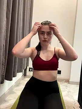 Snapshot of MilanaDayLi chatting on October 2025 09:11:01 PM MilanaDayLi online show from October 2025 09:11:01 PM