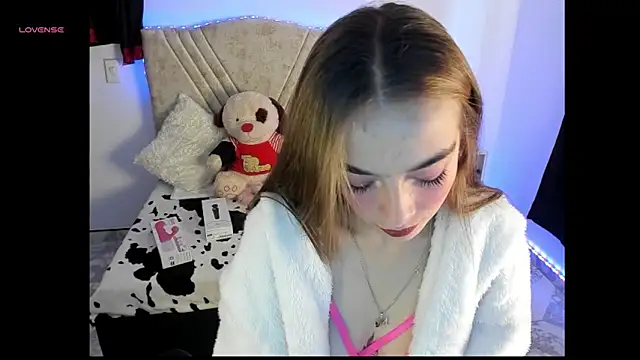 Mia Victoria22 online show from March 2026 02:42:01 PM