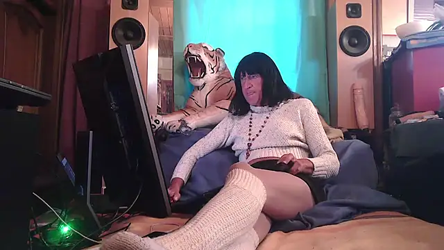 Snapshot of SissiDomination chatting on September 2025 03:56:02 PM SissiDomination online show from September 2025 03:56:02 PM