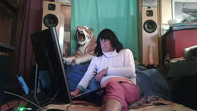Snapshot of SissiDomination chatting on September 2025 10:31:01 PM SissiDomination online show from September 2025 10:31:01 PM