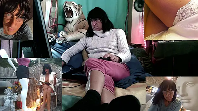 Snapshot of SissiDomination chatting on September 2025 07:59:01 PM SissiDomination online show from September 2025 07:59:01 PM