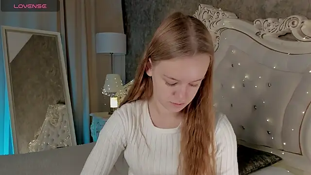 Lucy Shaw online show from October 2025 06:22:02 AM