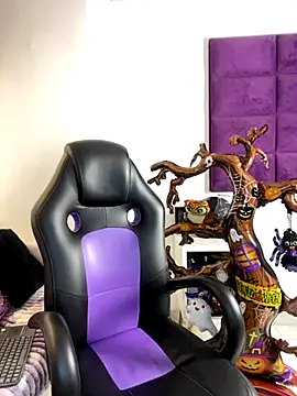 AdrianRinaldi online show from October 2025 07:36:02 PM