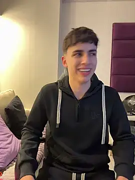 AdrianRinaldi online show from November 2025 08:10:01 PM