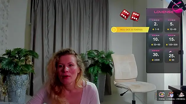 Julia Giulia online show from March 2026 06:34:02 PM