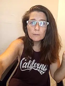 Snapshot of Merida2276 chatting on December 2025 02:41:02 AM Merida2276 online show from December 2025 02:41:02 AM