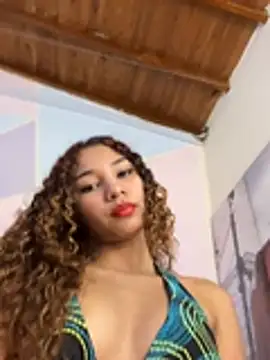 Snapshot of Kylie_Jennerr chatting on January 2026 05:40:01 PM Kylie Jennerr online show from January 2026 05:40:01 PM