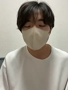 Snapshot of Yuma0718 chatting on October 2025 03:07:01 AM Yuma0718 online show from October 2025 03:07:01 AM