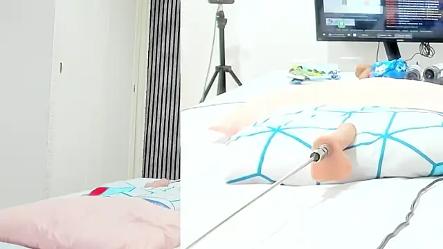 Alani Queen online show from October 2025 07:16:02 PM