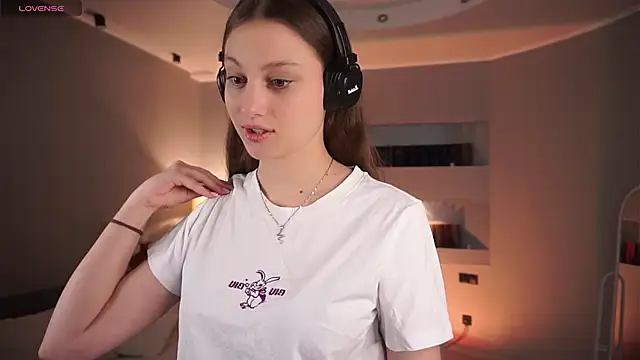 MercBoone online show from November 2025 04:51:02 PM