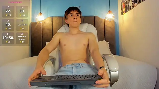 Oscar and dani online show from November 2025 04:04:01 AM