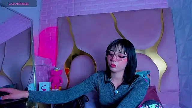 Niina Sissy online show from March 2026 05:18:01 AM