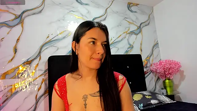 Snapshot of RoxanaBorns_ chatting on June 2026 09:14:02 AM RoxanaBorns online show from June 2026 09:14:02 AM