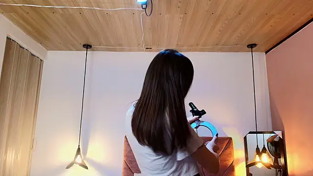 Hanna Lee   online show from February 2026 08:02:01 PM