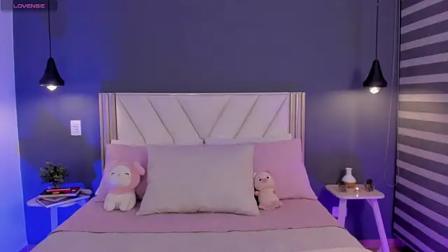 Snapshot of NaishaFord_1 chatting on February 2026 02:27:01 AM NaishaFord 1 online show from February 2026 02:27:01 AM