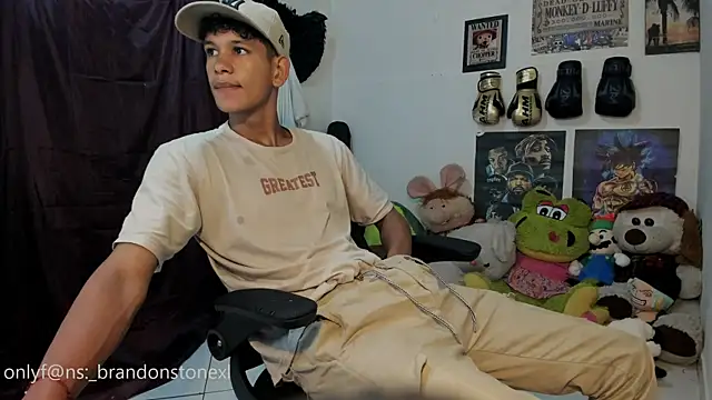 Snapshot of brandonstonexl chatting on February 2026 12:39:01 AM brandonstonexl online show from February 2026 12:39:01 AM