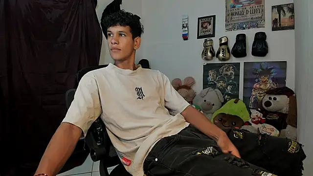 Snapshot of brandonstonexl chatting on March 2026 11:00:01 PM brandonstonexl online show from March 2026 11:00:01 PM