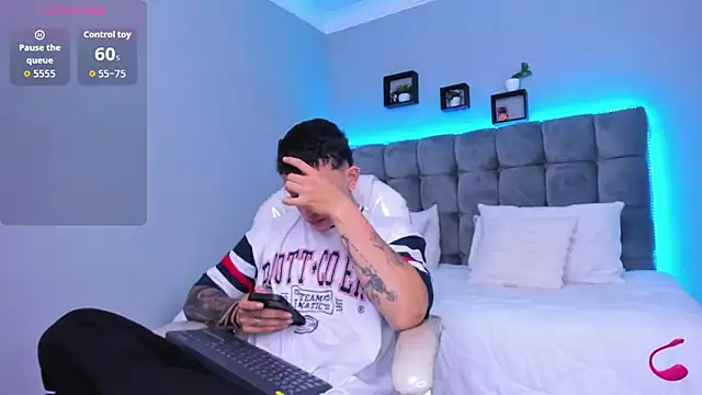 Thomas moon online show from January 2026 12:54:01 PM