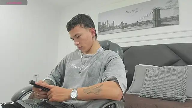 Thomas moon online show from March 2026 06:56:01 PM