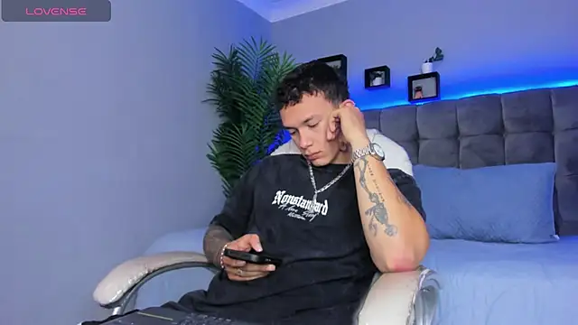 Thomas moon online show from March 2026 01:33:01 PM