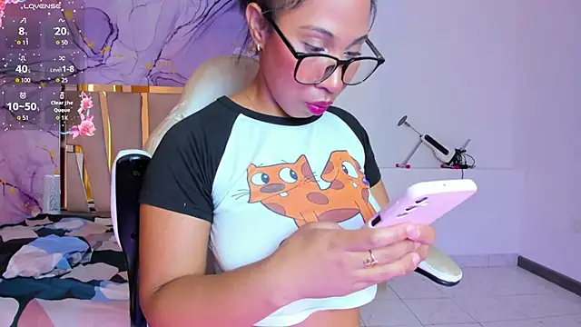 Elowen Clark online show from October 2025 08:38:01 PM