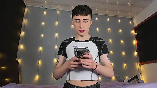 Snapshot of SebastianHilton chatting on May 2026 12:10:01 PM SebastianHilton online show from May 2026 12:10:01 PM