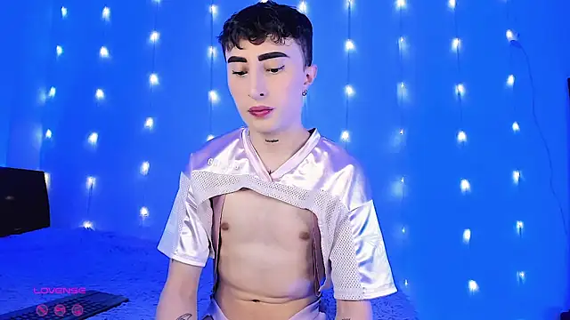 Snapshot of SebastianHilton chatting on May 2026 06:05:02 PM SebastianHilton online show from May 2026 06:05:02 PM