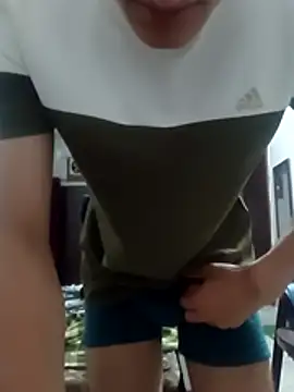 Yourrambo online show from April 2026 06:23:01 PM