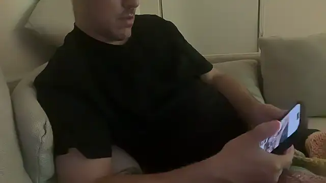 Snapshot of jamesgstsby22 chatting on May 2026 12:02:01 PM jamesgstsby22 online show from May 2026 12:02:01 PM
