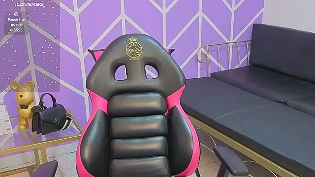 Adhara Kitten online show from March 2026 12:55:01 PM