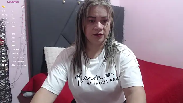 pamela echeverria online show from November 2025 11:24:01 AM