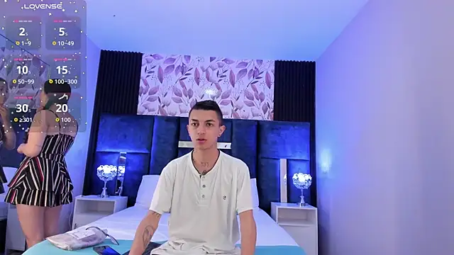 NickandAbby  online show from September 2025 11:34:01 AM