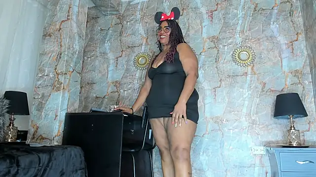 Snapshot of aranzzalatin chatting on September 2025 12:05:01 PM aranzzalatin online show from September 2025 12:05:01 PM