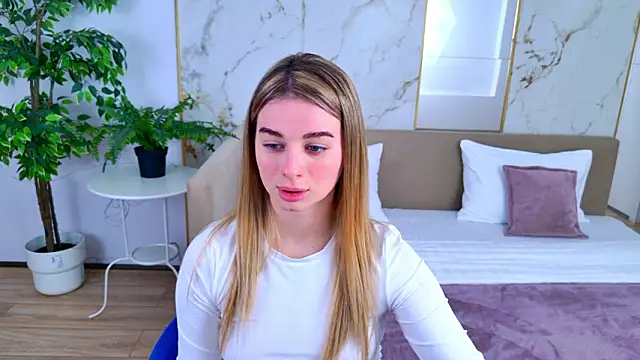 SweetyLicky online show from February 2026 04:07:02 PM