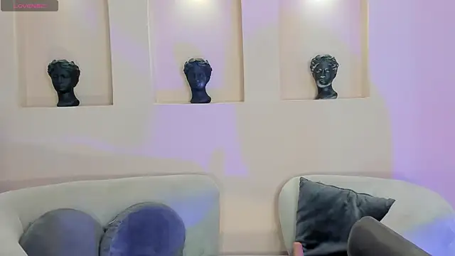 MiaLaurence online show from February 2026 07:45:01 PM