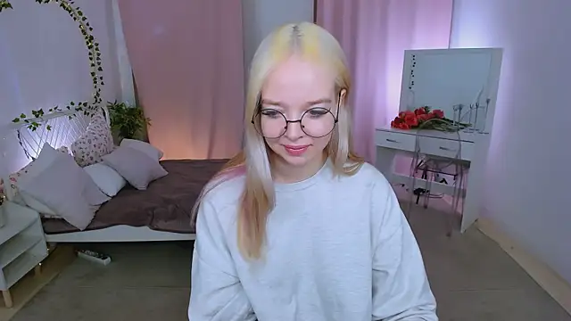 BellaMontgomery online show from March 2026 12:22:01 PM