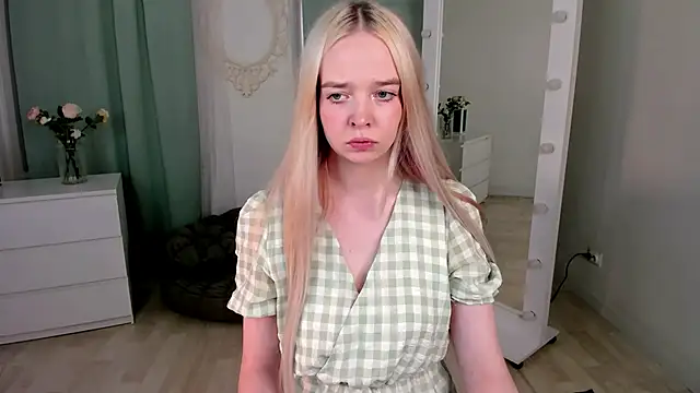 BellaMontgomery online show from April 2026 04:11:01 PM