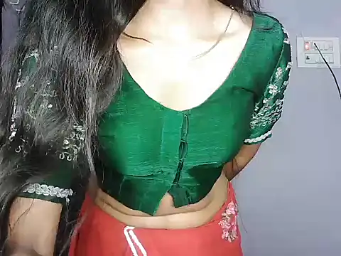 ROSE GOLDE online show from February 2026 06:35:02 PM