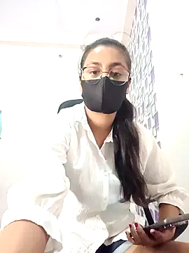 hotmanshi online show from September 2025 03:36:01 PM