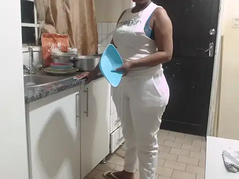 CouplesX96xx online show from November 2025 04:53:01 PM