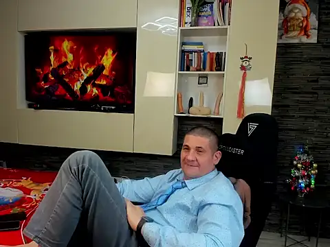 SpartacusDaddy48 online show from January 2026 11:31:01 PM