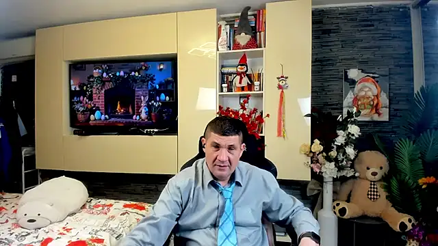 SpartacusDaddy48 online show from April 2026 08:18:01 PM